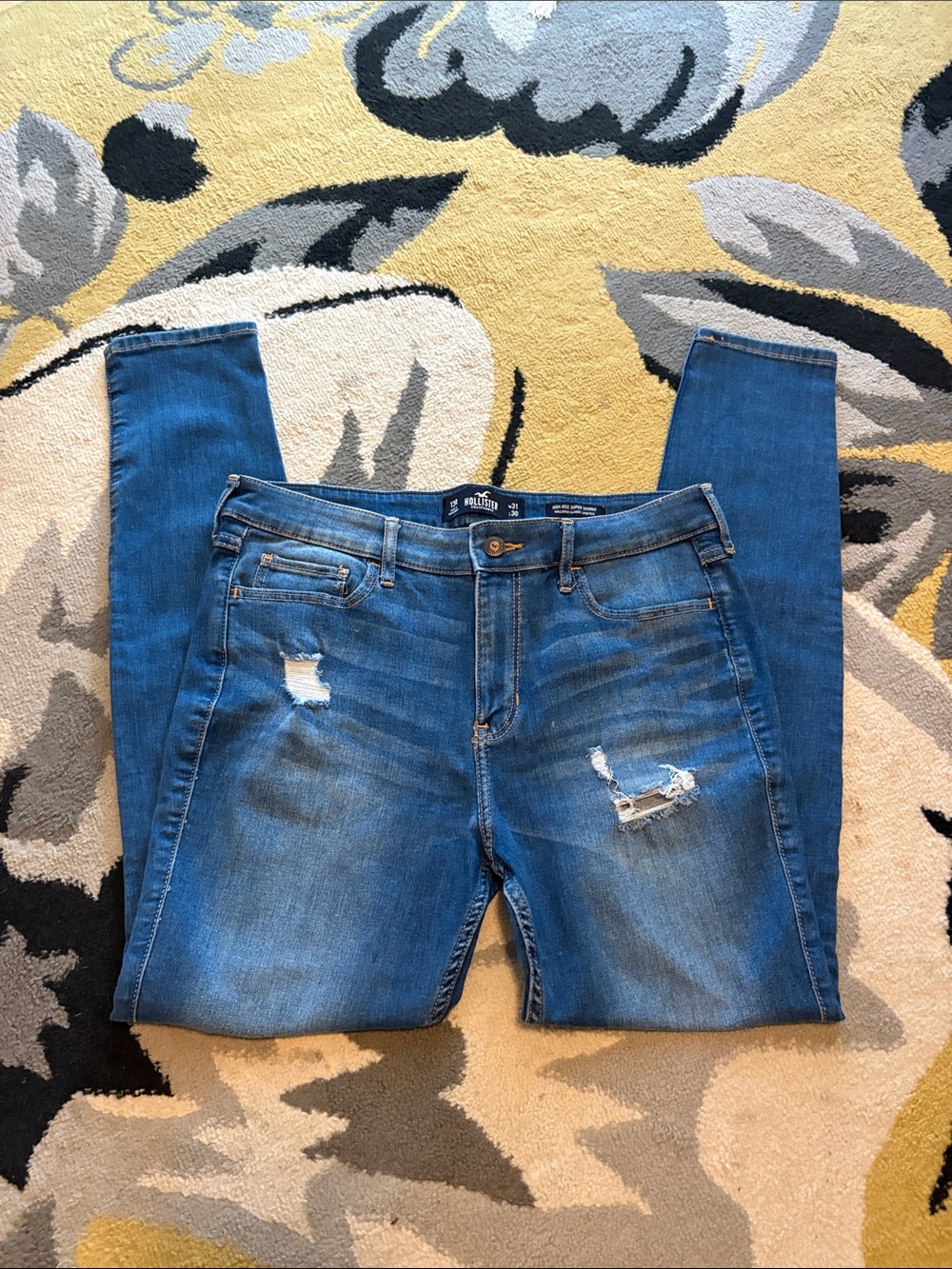 Hollister Women's Medium Blue Distressed Skinny Jeans